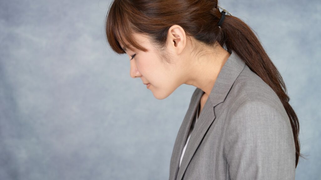 女性 猫背